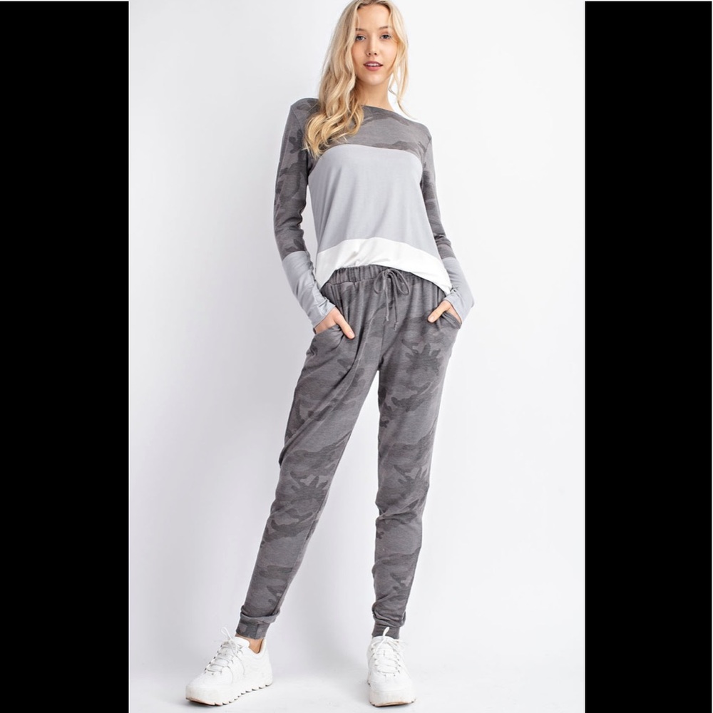 Pocketed Gray Camouflage Joggers - Picture 2 of 8